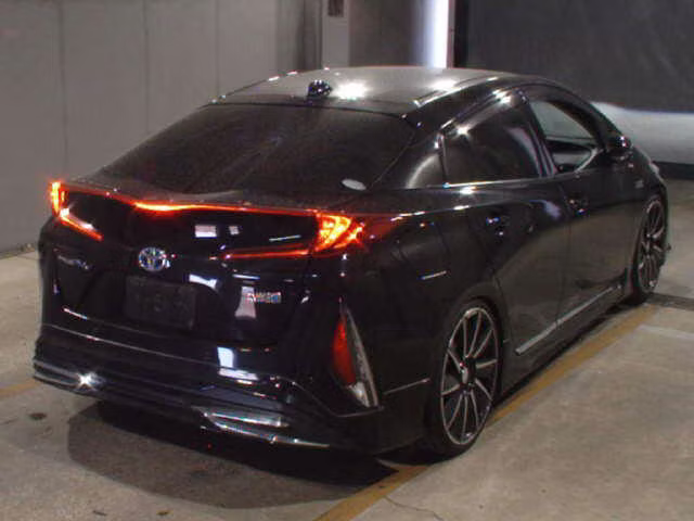 TOYOTA PRIUS PHV