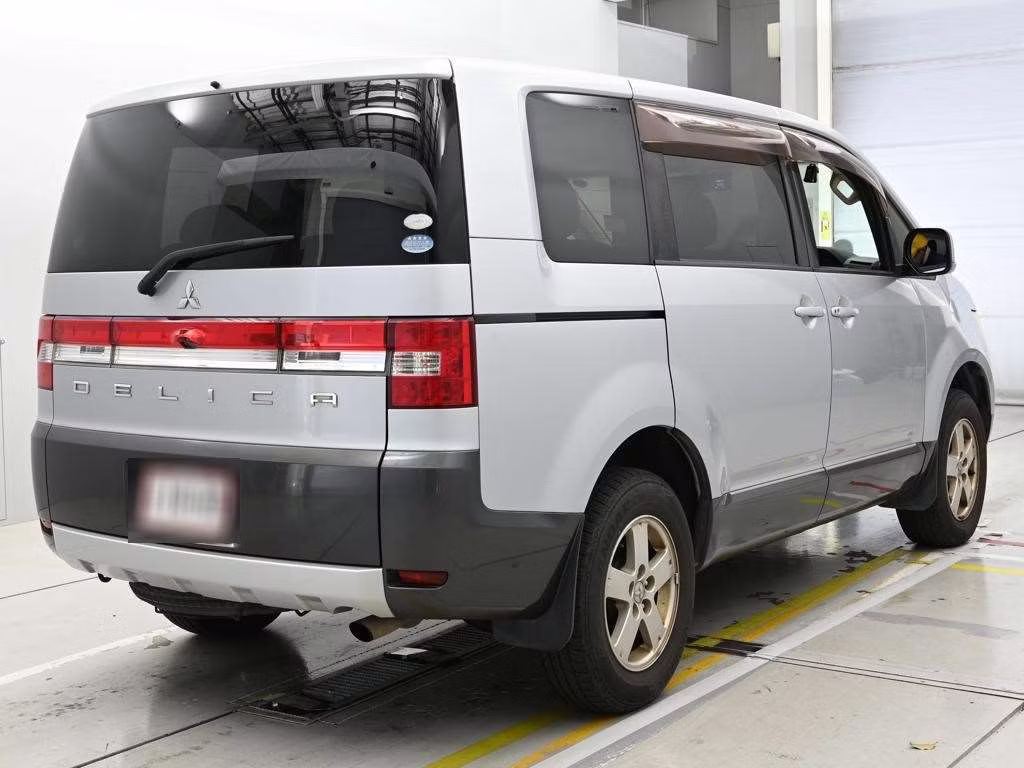 MITSUBISHI DELICA D:5
