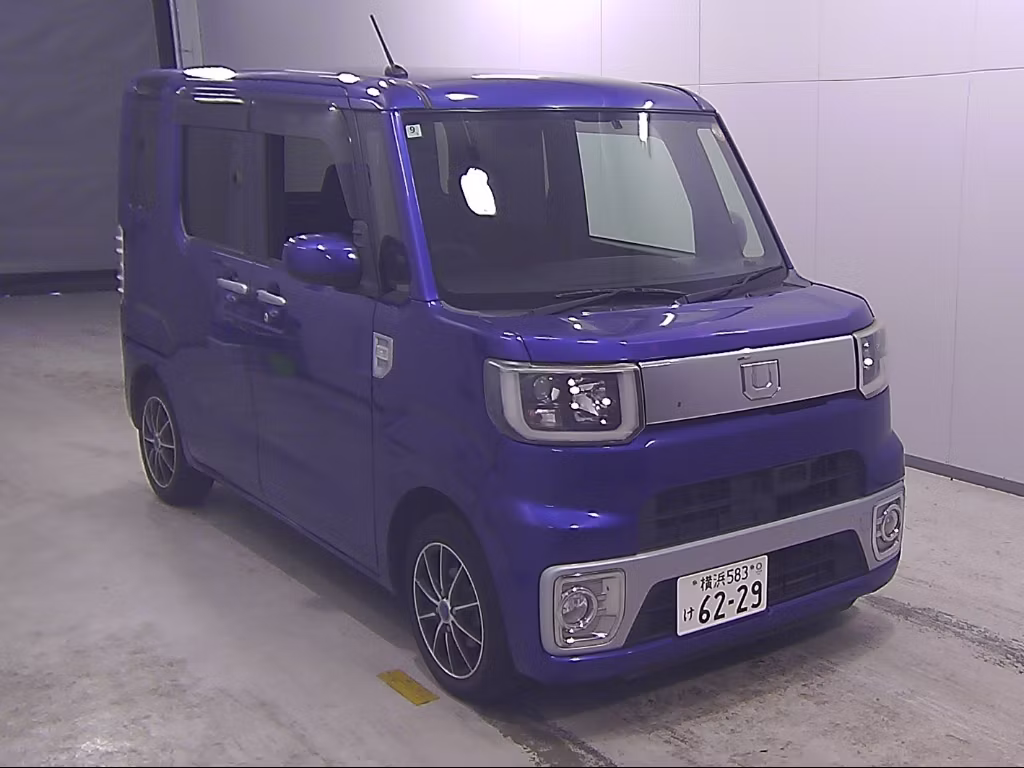 DAIHATSU WAKE