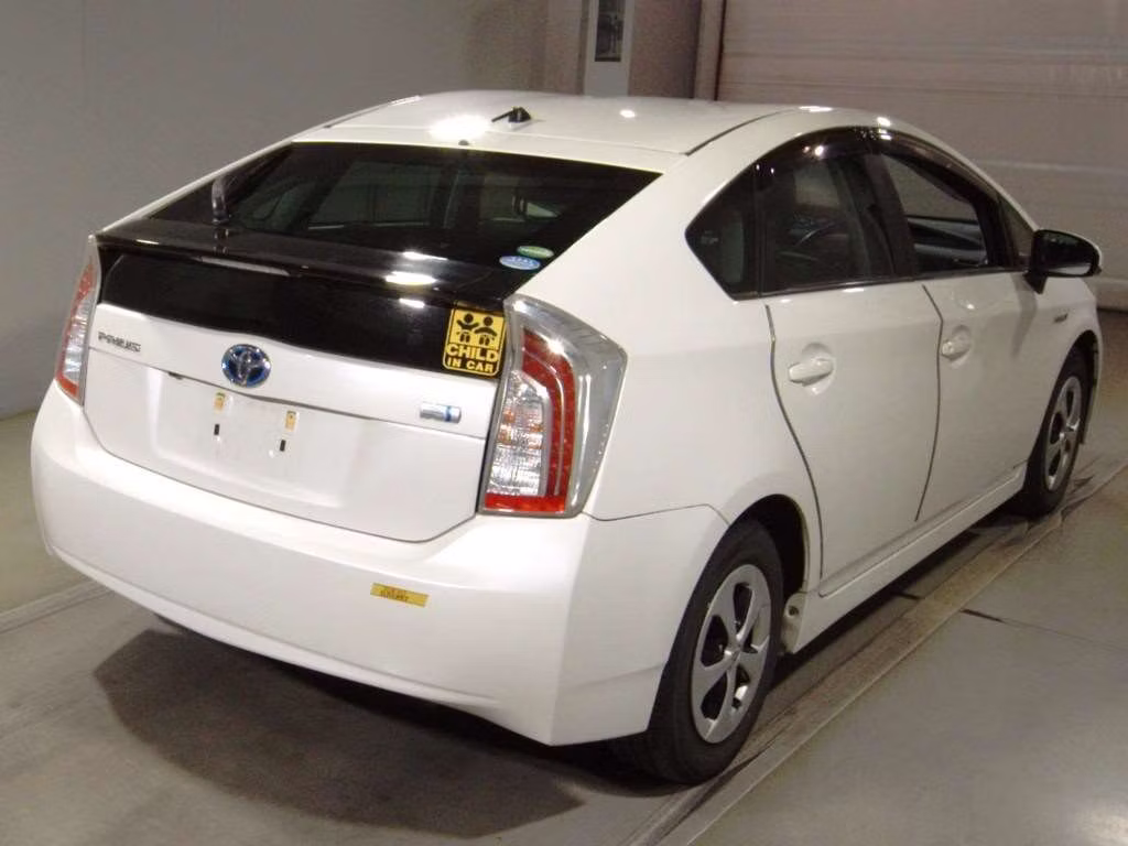 TOYOTA PRIUS