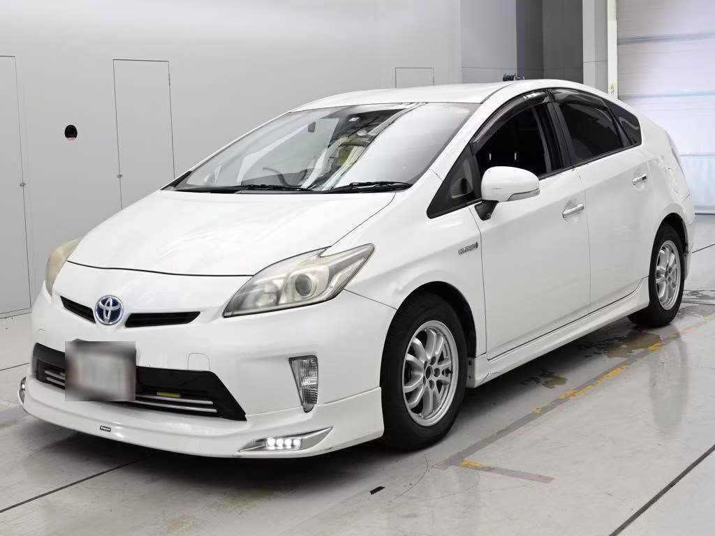 TOYOTA PRIUS