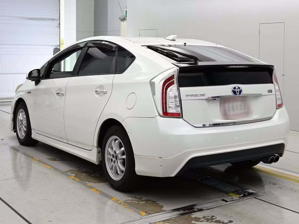 TOYOTA PRIUS