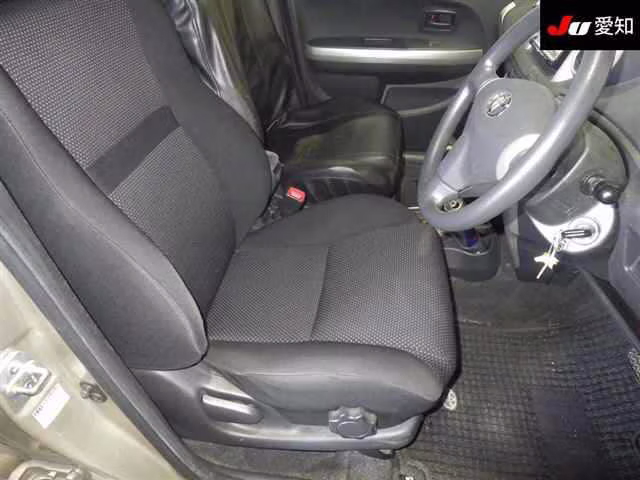 TOYOTA IST