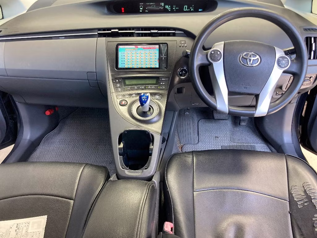 TOYOTA PRIUS
