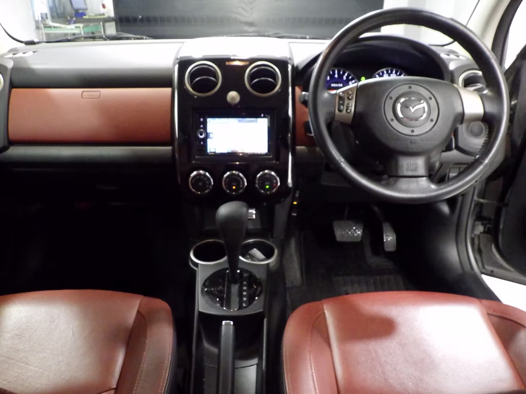 MAZDA VERISA