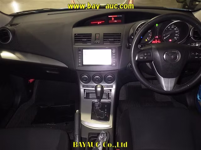 MAZDA AXELA