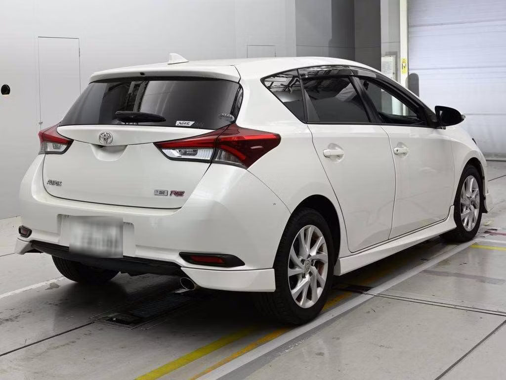 TOYOTA AURIS