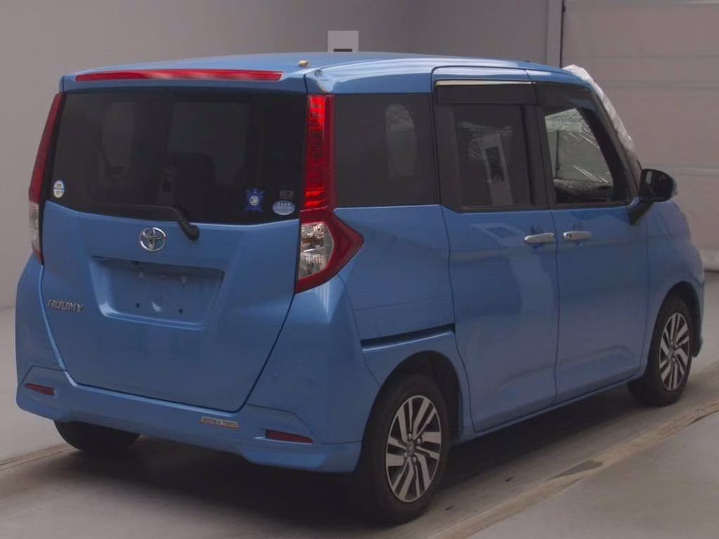 TOYOTA ROOMY