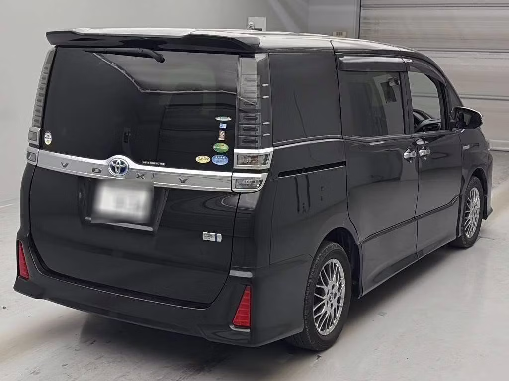 TOYOTA VOXY