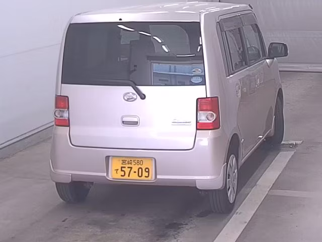 DAIHATSU MOVE CONTE