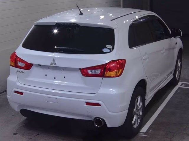 MITSUBISHI RVR
