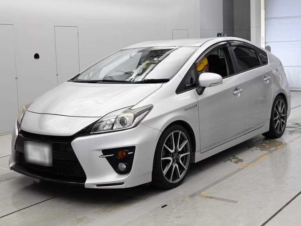 TOYOTA PRIUS
