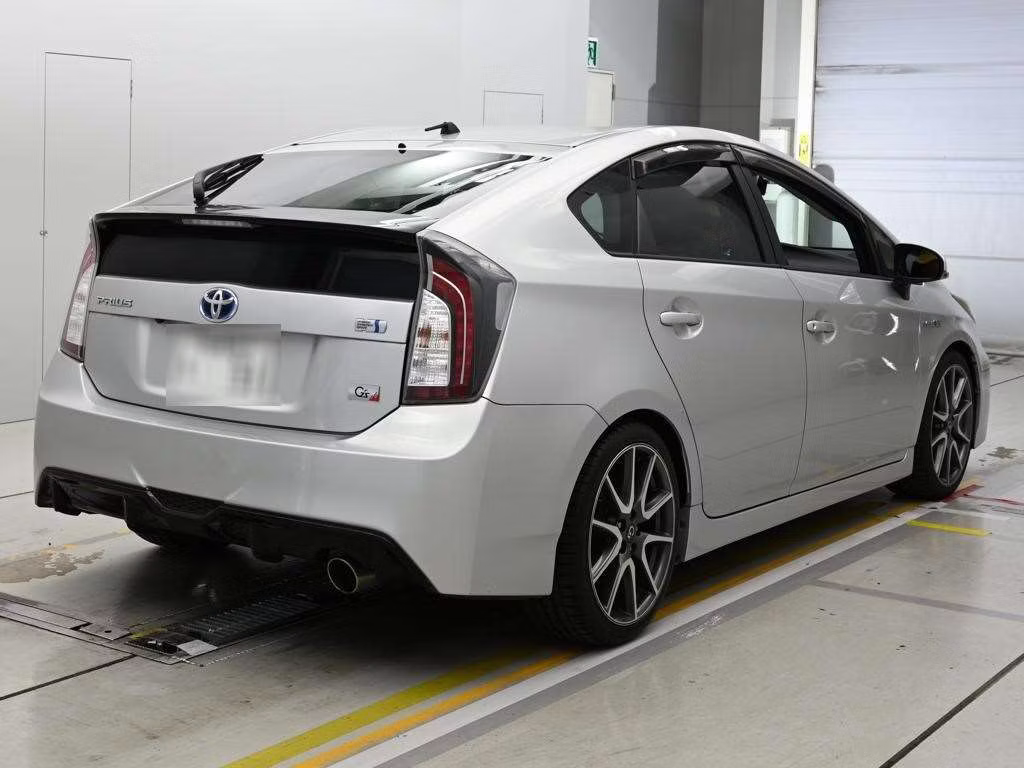 TOYOTA PRIUS