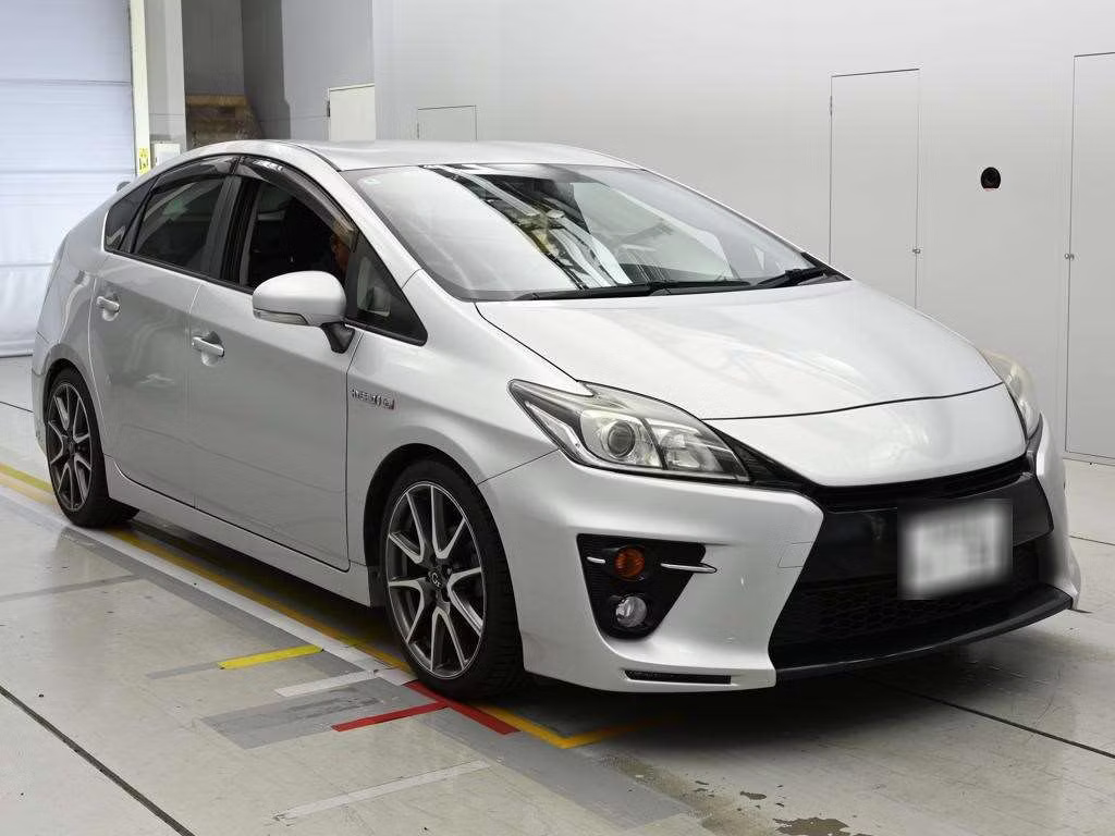 TOYOTA PRIUS