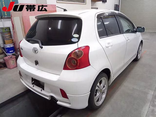 TOYOTA VITZ
