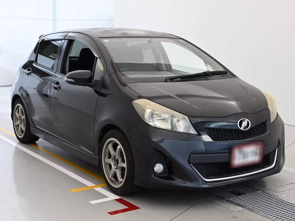 TOYOTA VITZ