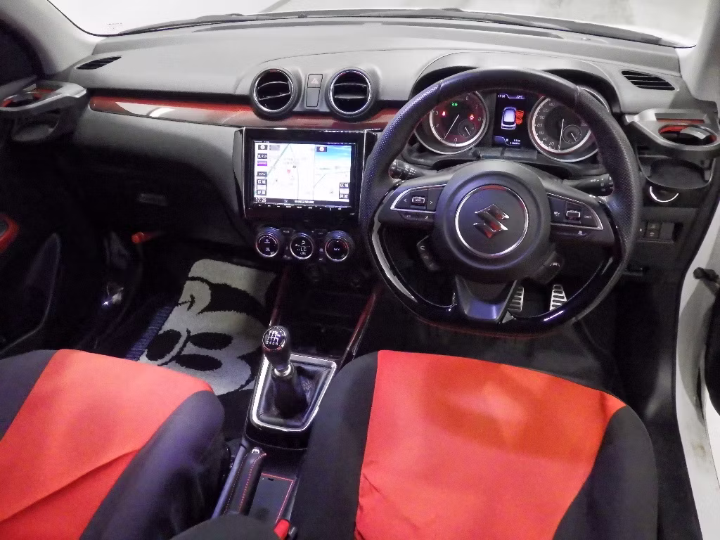SUZUKI SWIFT