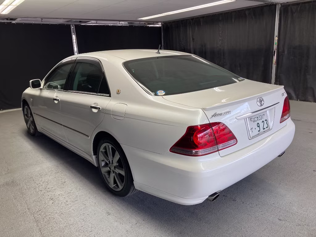 TOYOTA CROWN