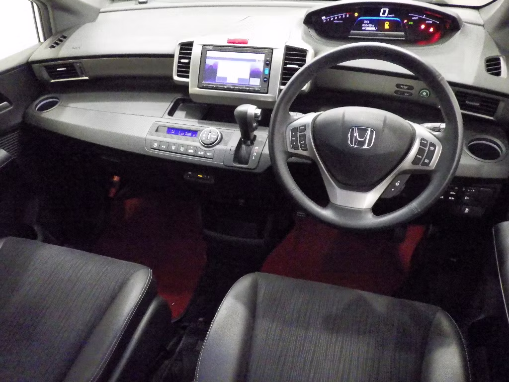 HONDA FREED SPIKE