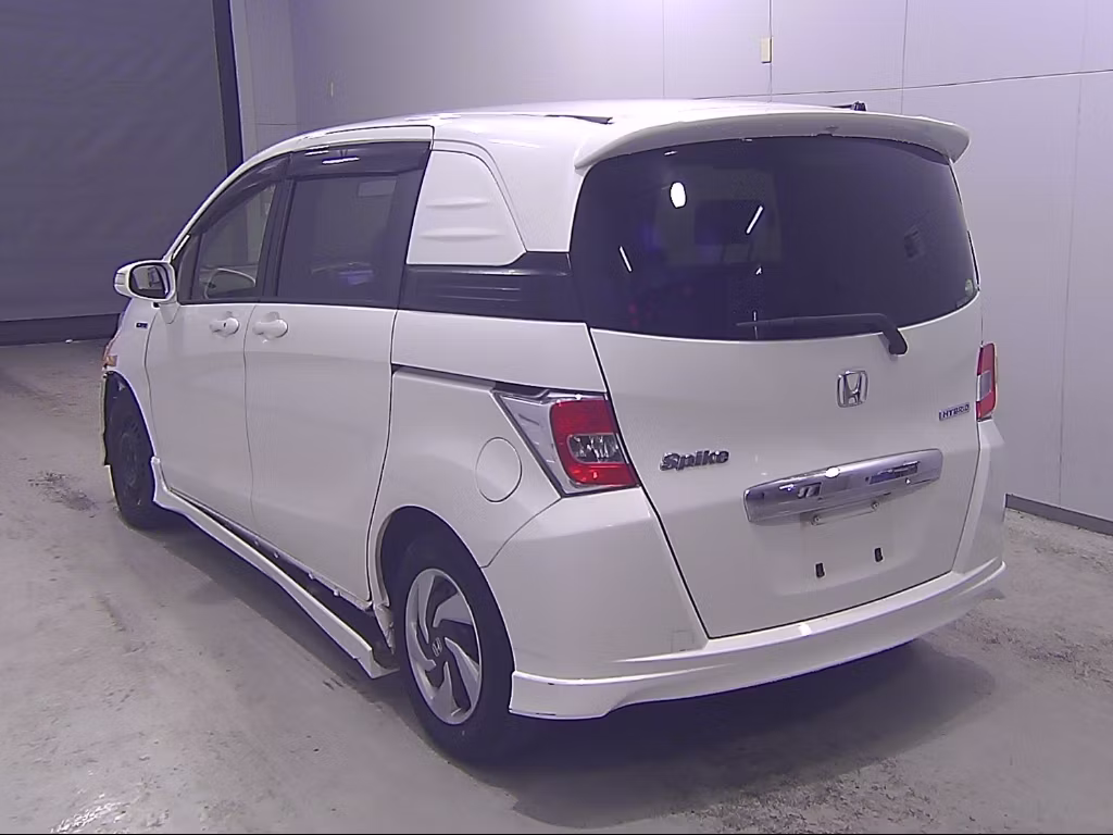 HONDA FREED SPIKE