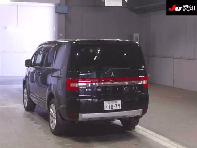 MITSUBISHI DELICA D:5