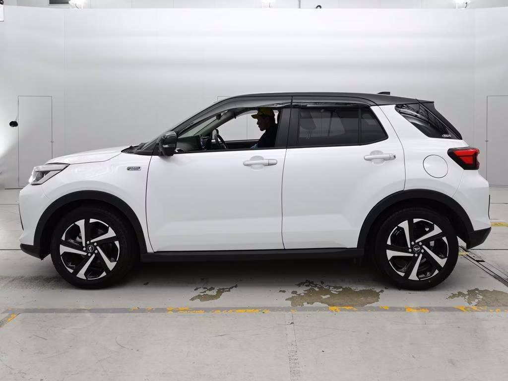 DAIHATSU ROCKY