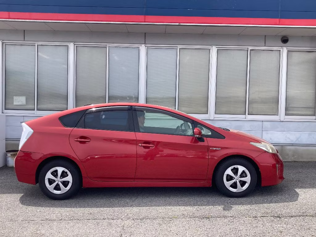 TOYOTA PRIUS