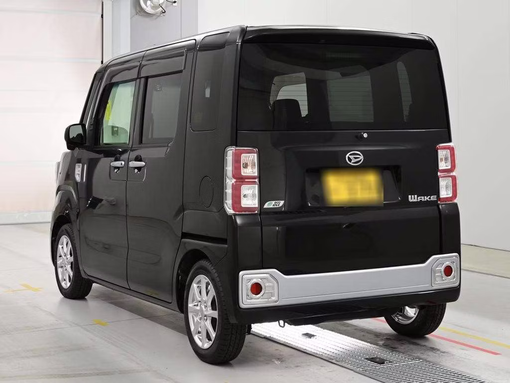 DAIHATSU WAKE