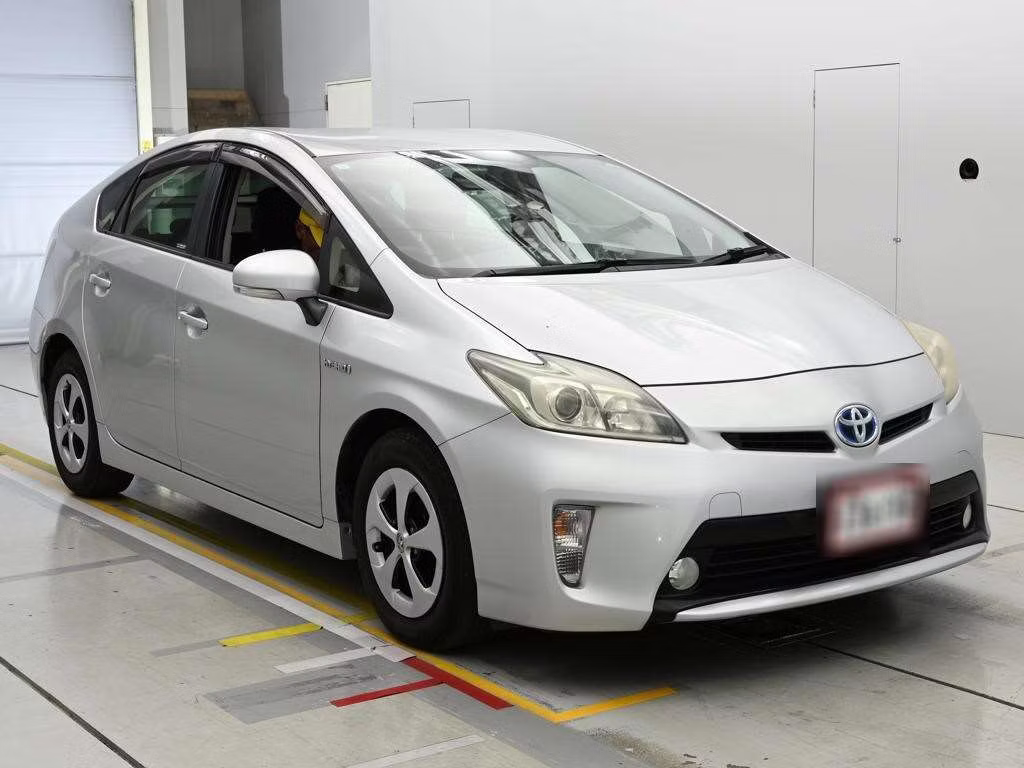 TOYOTA PRIUS