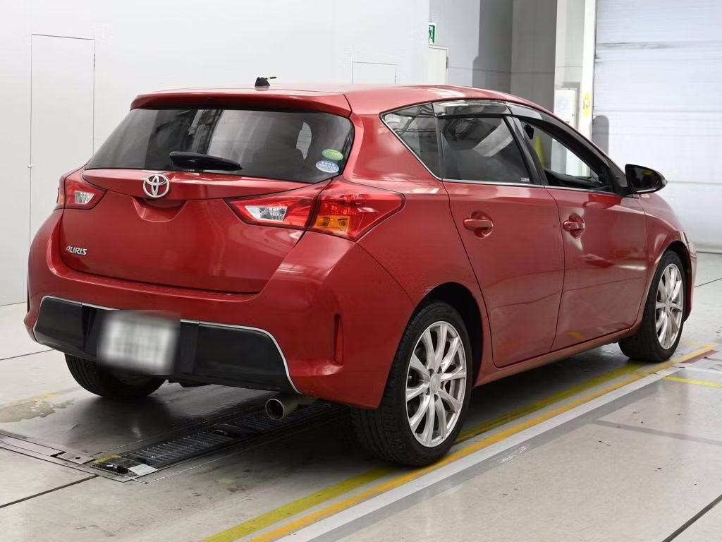 TOYOTA AURIS