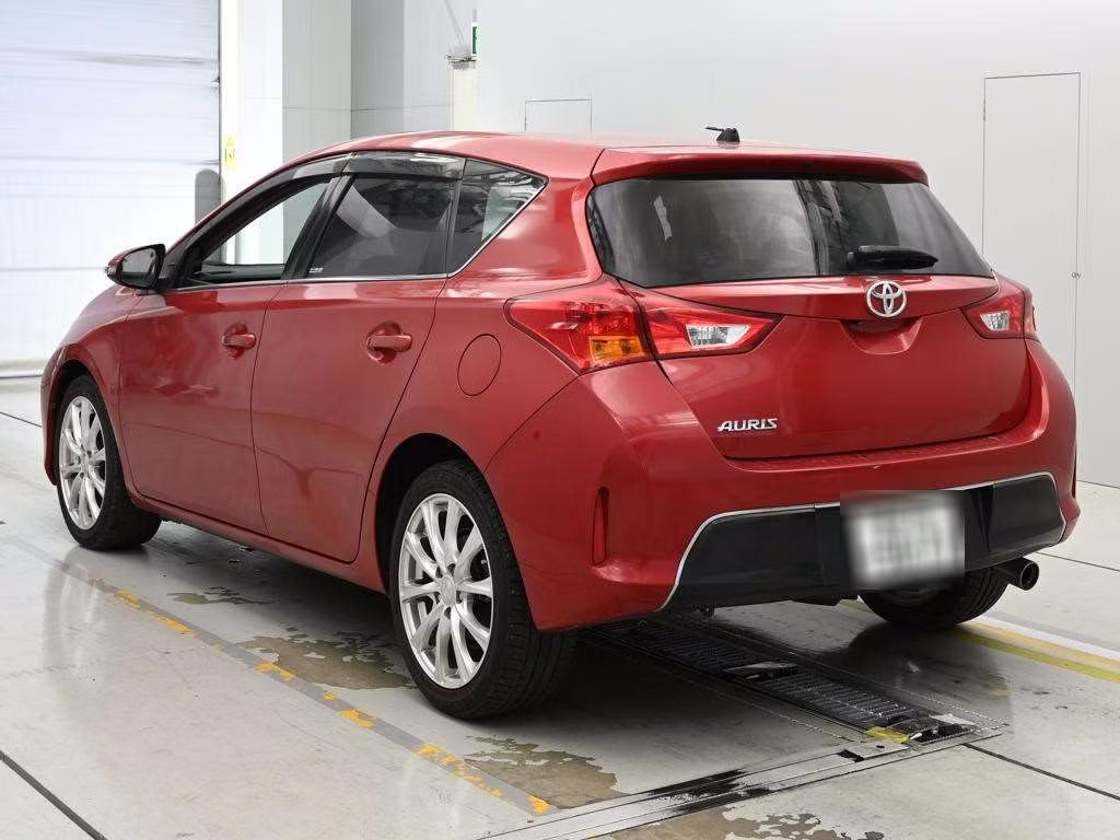 TOYOTA AURIS