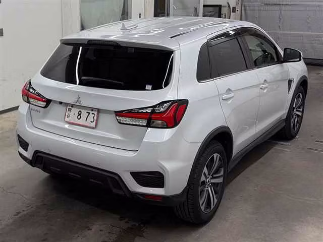 MITSUBISHI RVR
