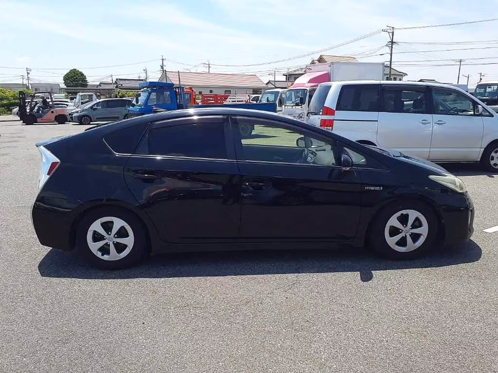 TOYOTA PRIUS