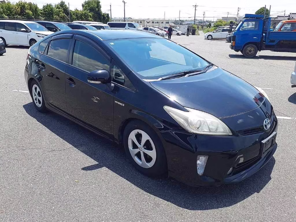TOYOTA PRIUS