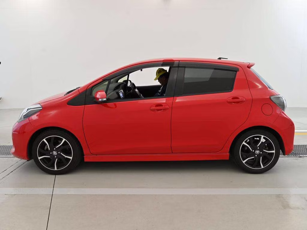 TOYOTA VITZ