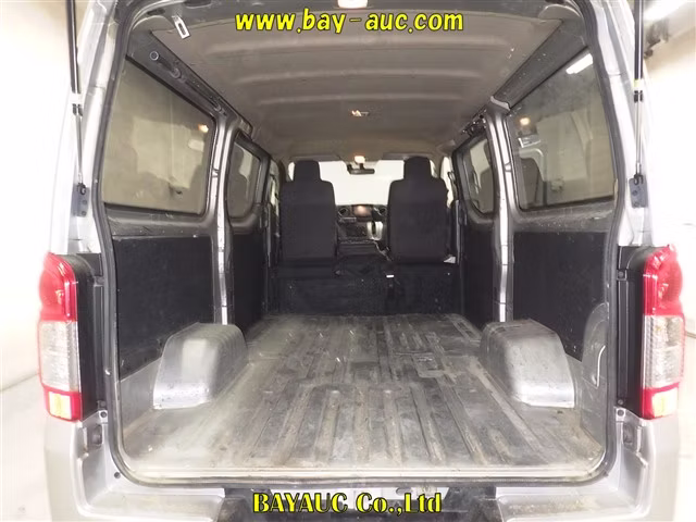 NISSAN NV350 CARAVAN