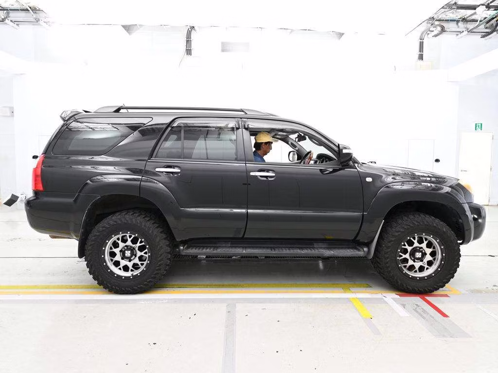 TOYOTA HILUX SURF
