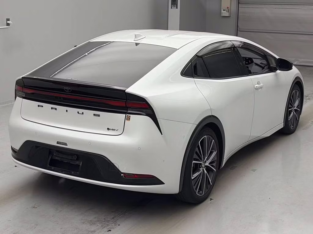 TOYOTA PRIUS