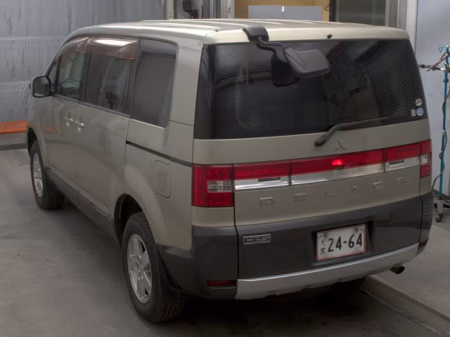 MITSUBISHI DELICA D:5