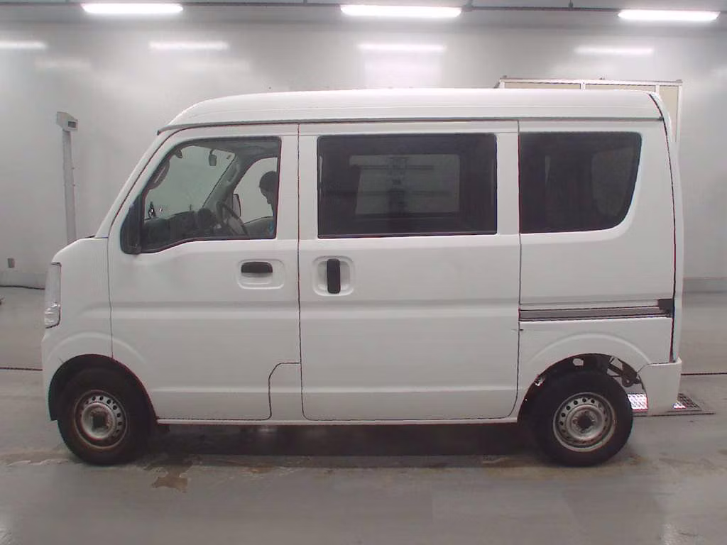 MITSUBISHI MINICAB