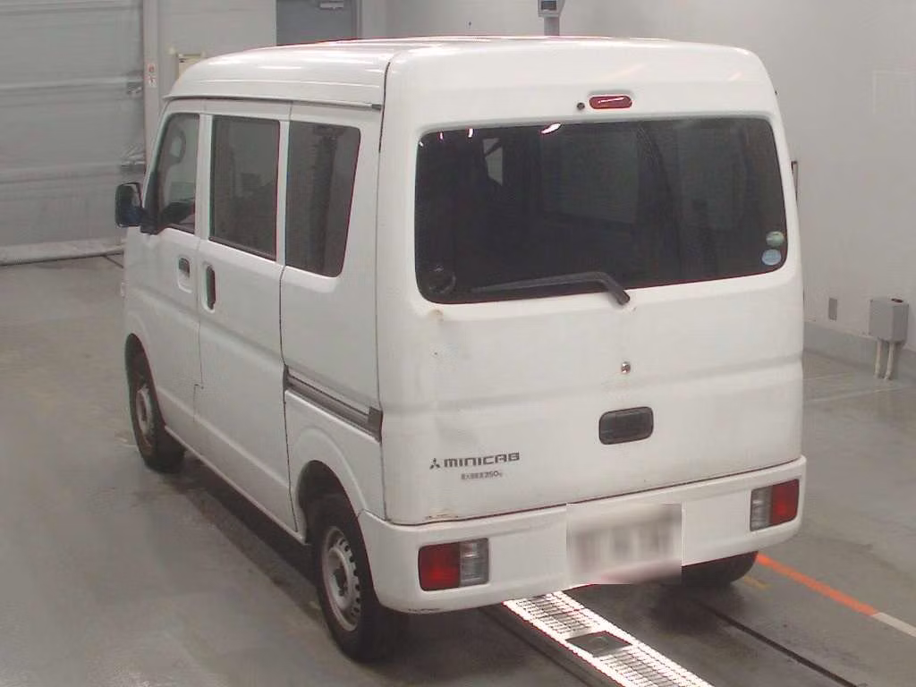 MITSUBISHI MINICAB