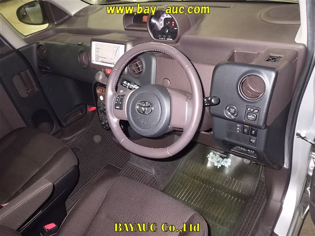 TOYOTA SPADE