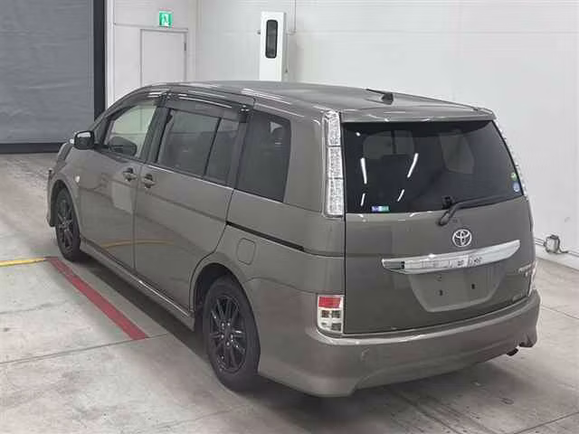 TOYOTA ISIS