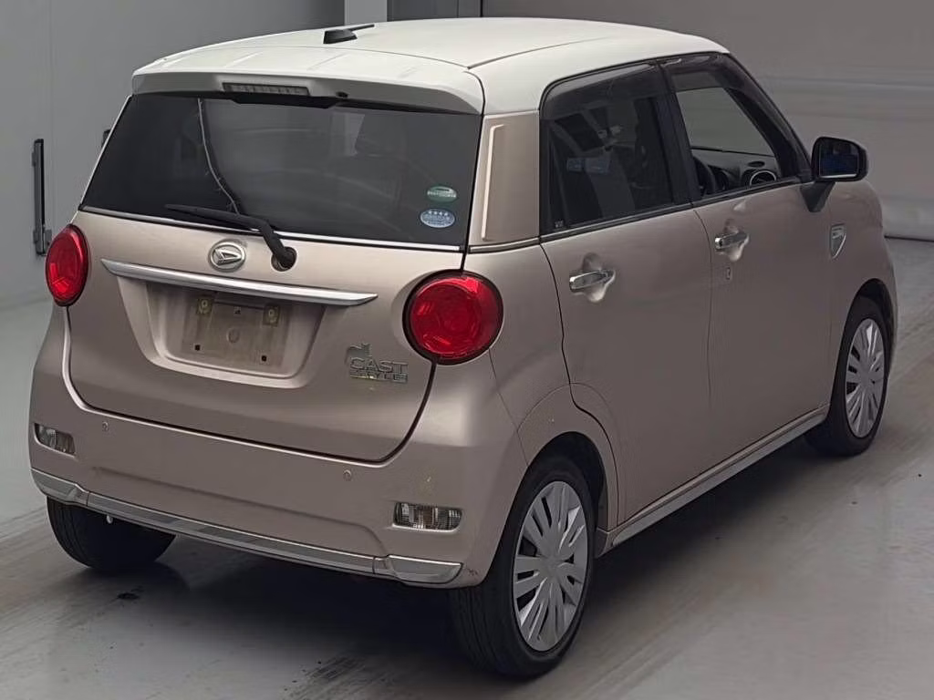 DAIHATSU CAST