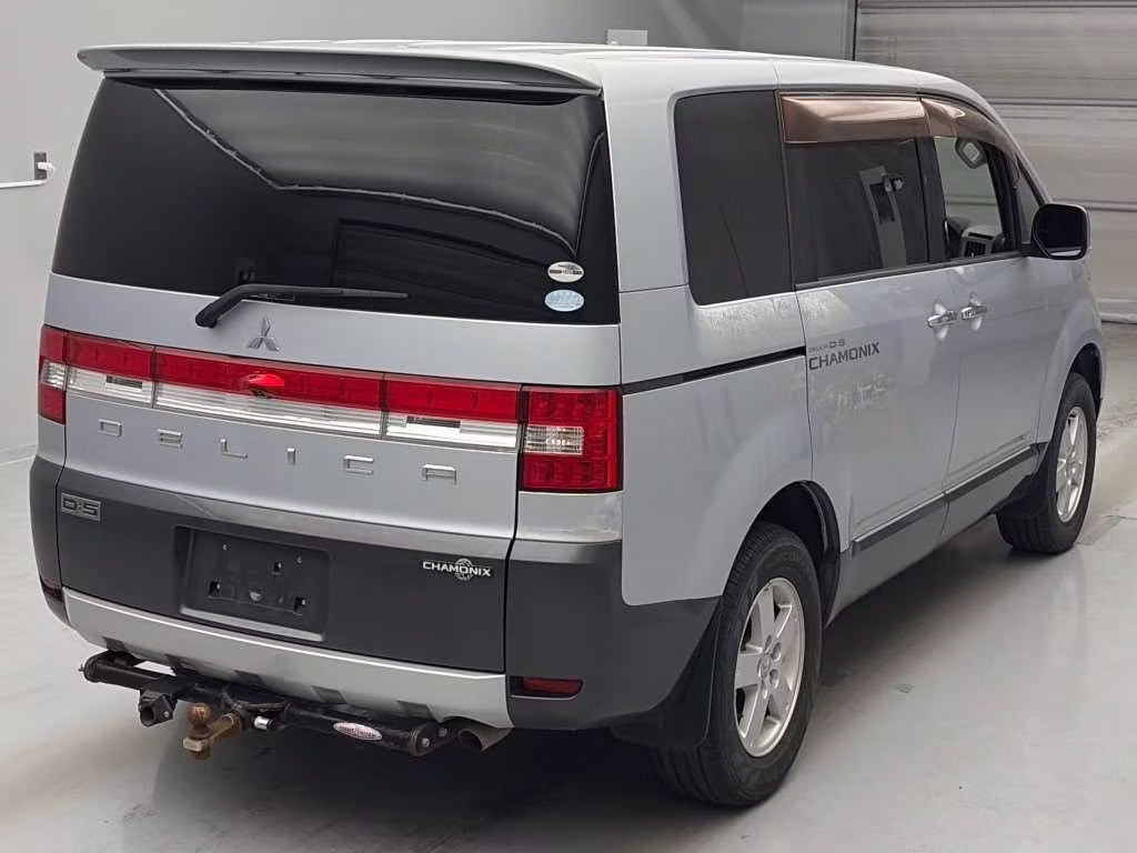 MITSUBISHI DELICA D:5