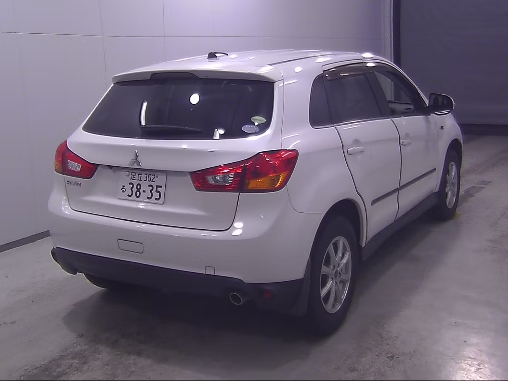 MITSUBISHI RVR