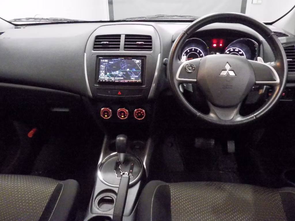 MITSUBISHI RVR