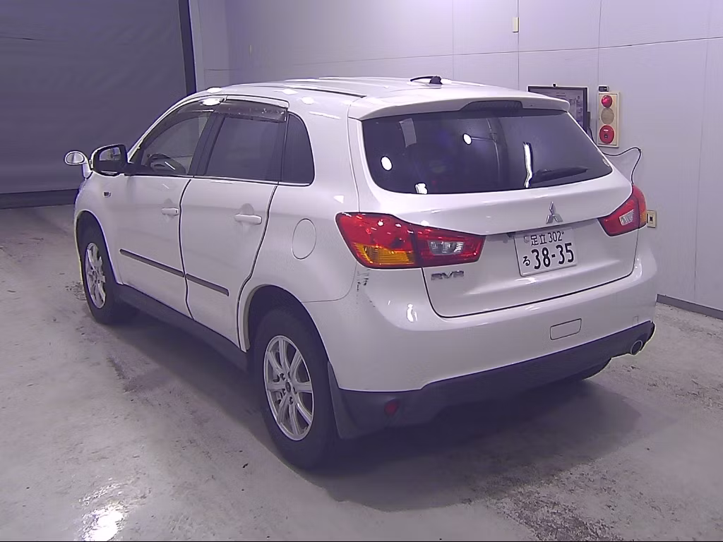 MITSUBISHI RVR