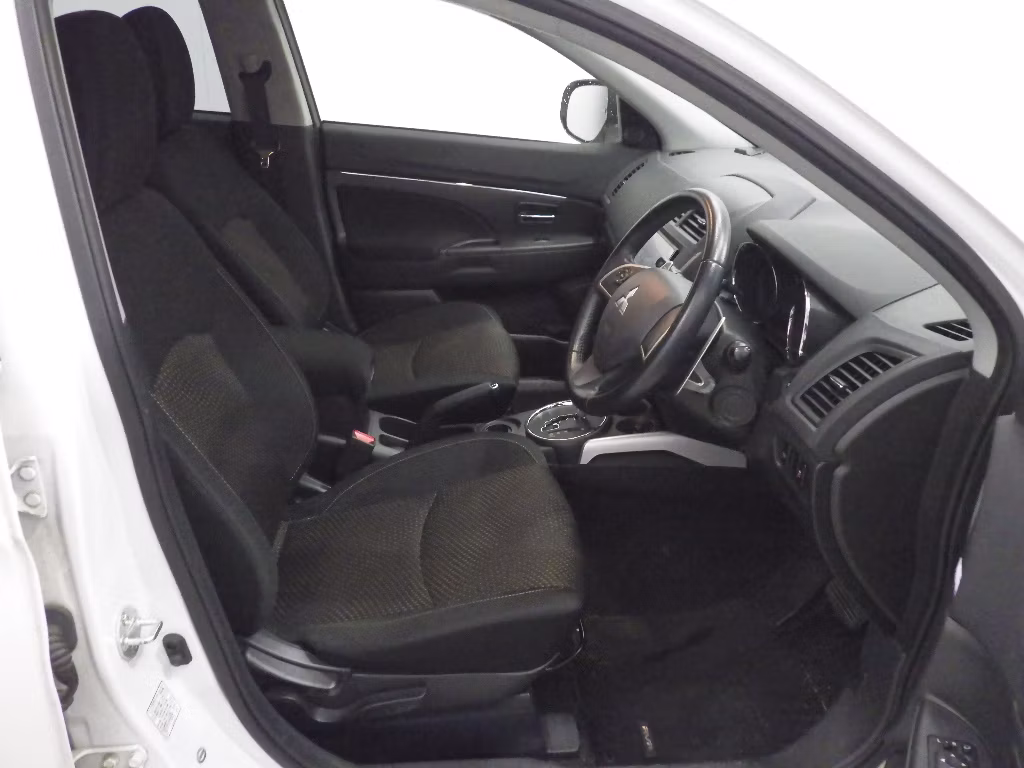 MITSUBISHI RVR