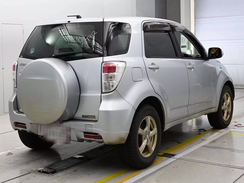 TOYOTA RUSH